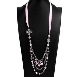 🩷🩷🩷All the Trimmings Jewelry Set (Necklace & Two Pair of Earrings) 🩷🩷🩷